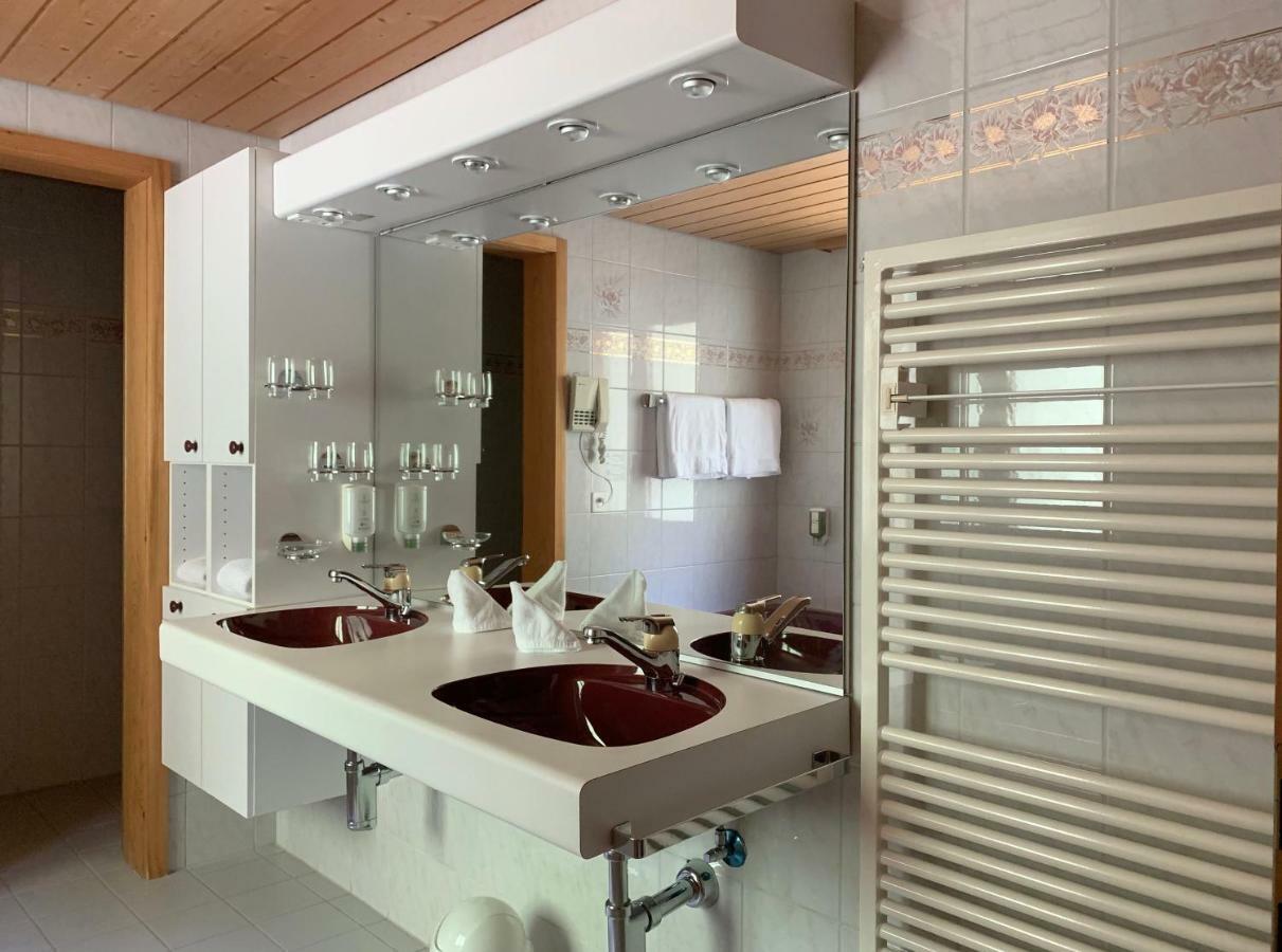 Hotel Huldi Αντελμπόντεν Εξωτερικό φωτογραφία
